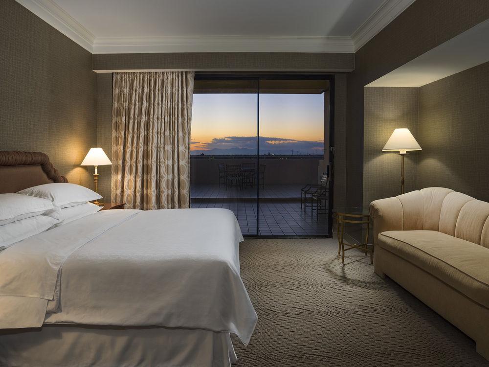 Sheraton Crescent Hotel Феникс Экстерьер фото