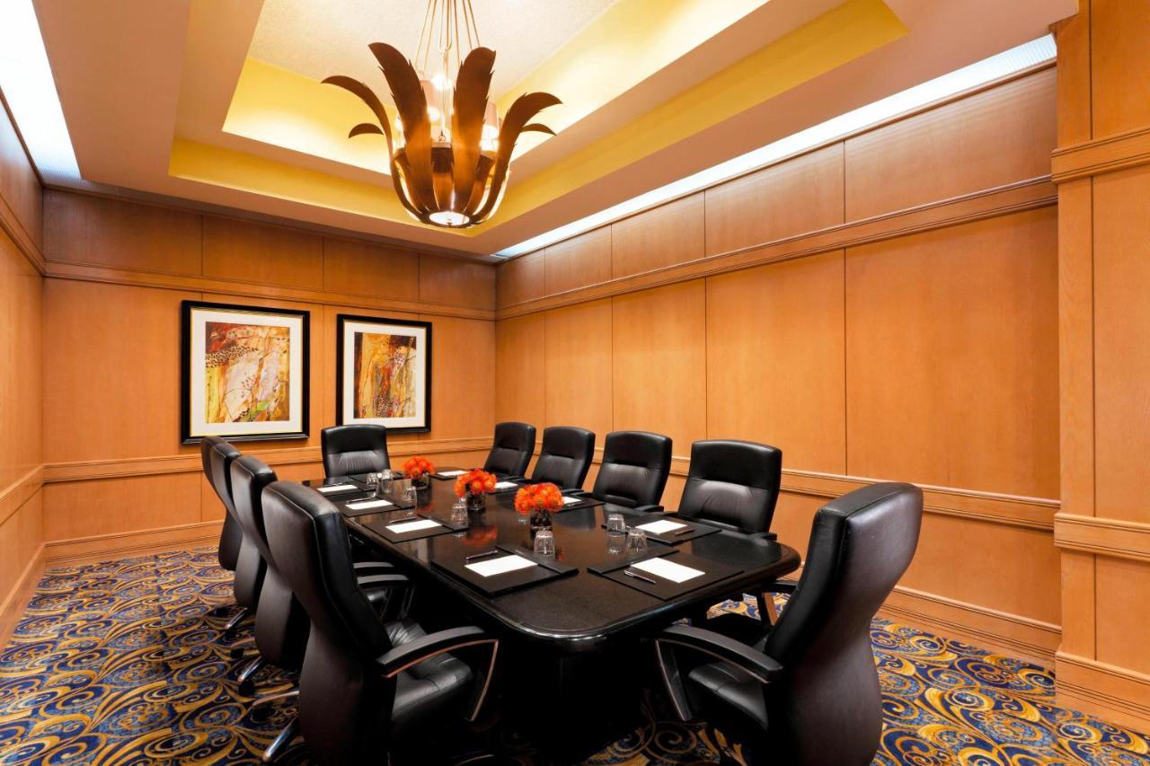 Sheraton Crescent Hotel Феникс Экстерьер фото