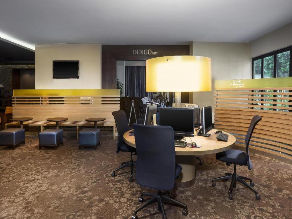 Sheraton Crescent Hotel Феникс Экстерьер фото