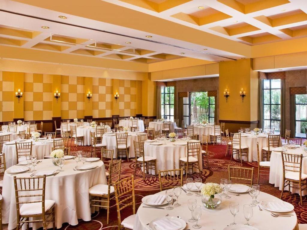 Sheraton Crescent Hotel Феникс Экстерьер фото